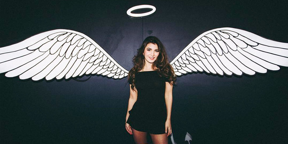 Illuminated angel wings
