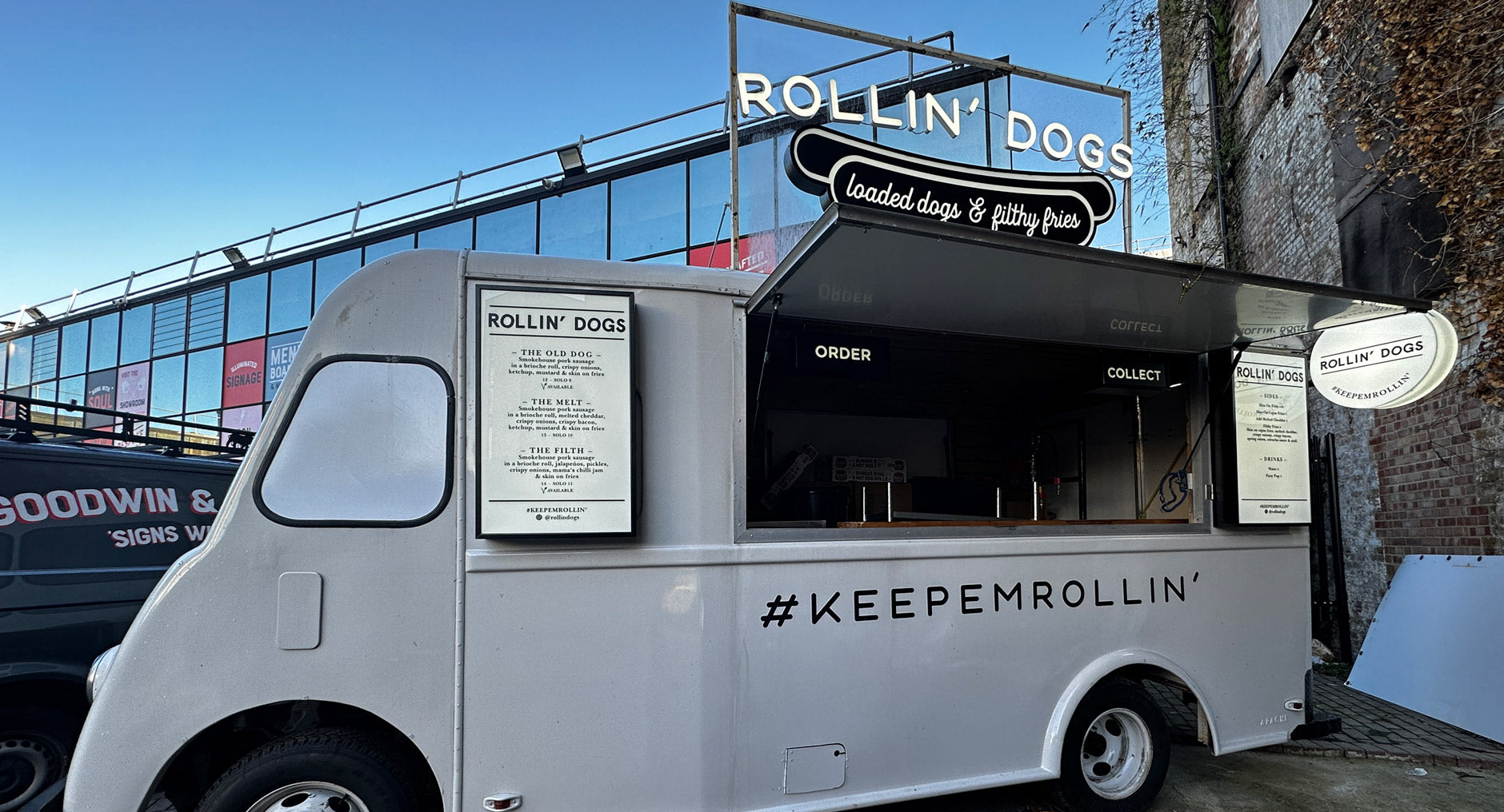 Rollin' Dogs Signage