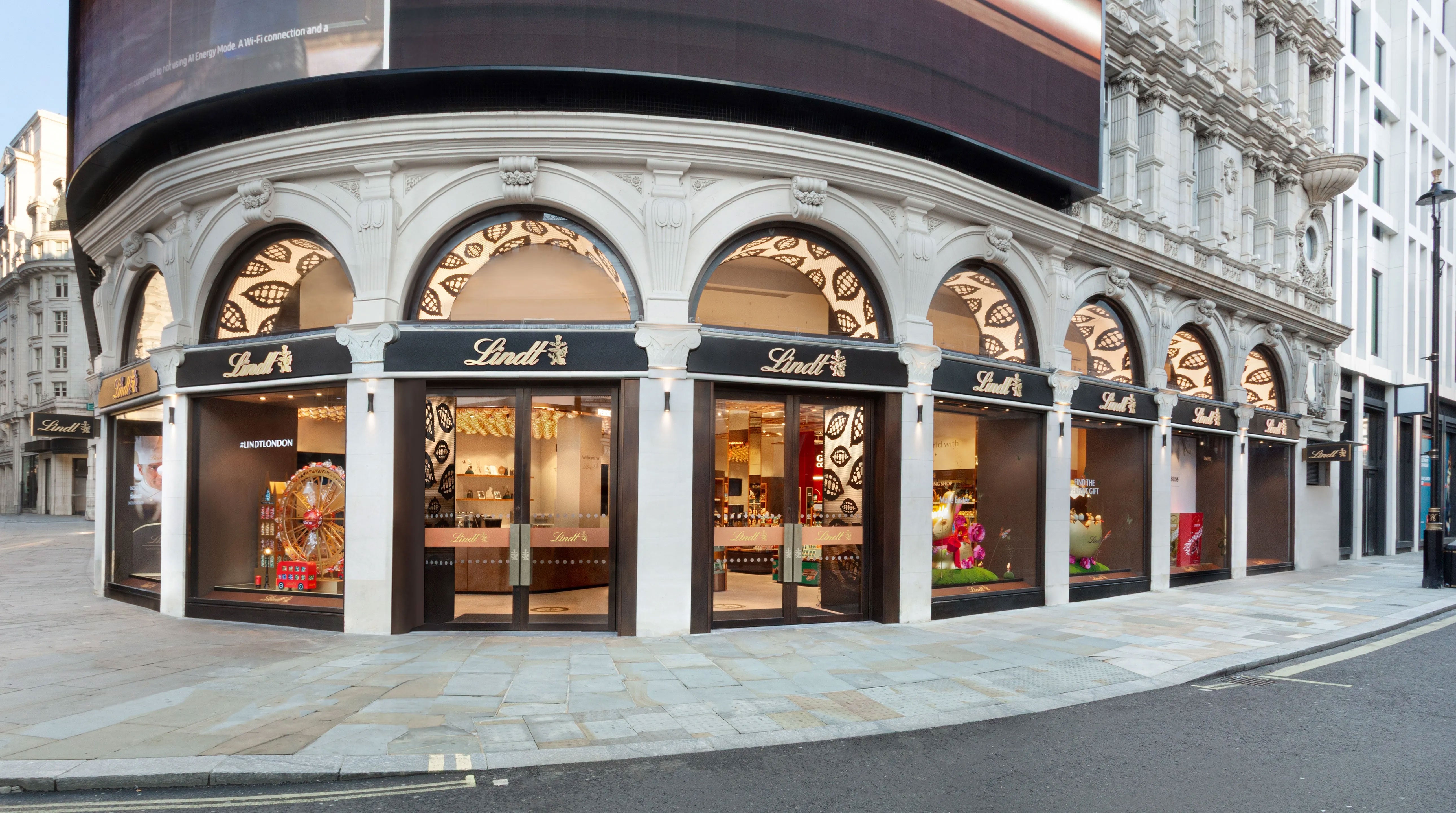 Formadesign UK London | Signage Project | Goodwin & Goodwin Formadesign UK London - London Sign Project by Goodwin & Goodwin