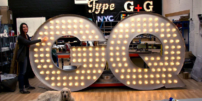 Giant Illuminated Letters Giant Illuminated Letters – Giant Letters by Goodwin & Goodwin, London