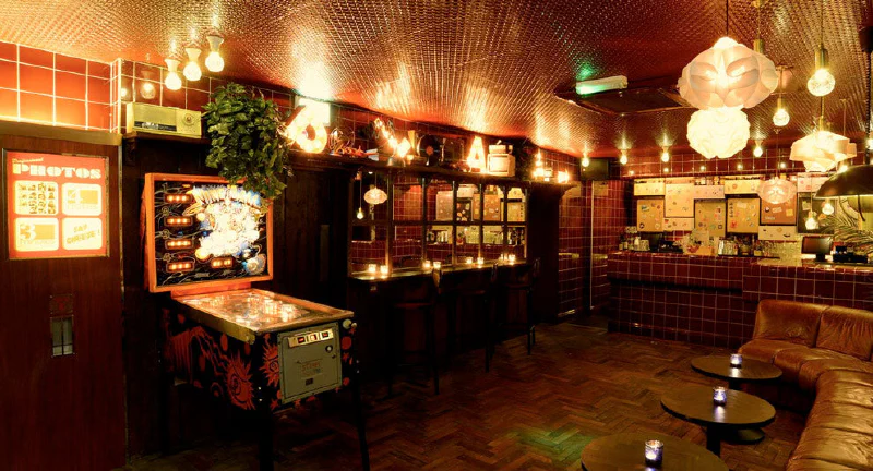 Dirty Bones, Kensington – Restaurant Signs by Goodwin & Goodwin, London