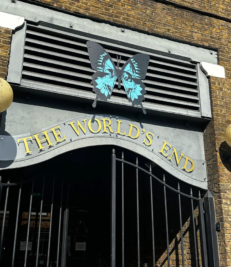 World's End Pub Signage – Restaurant Signs by Goodwin & Goodwin, London